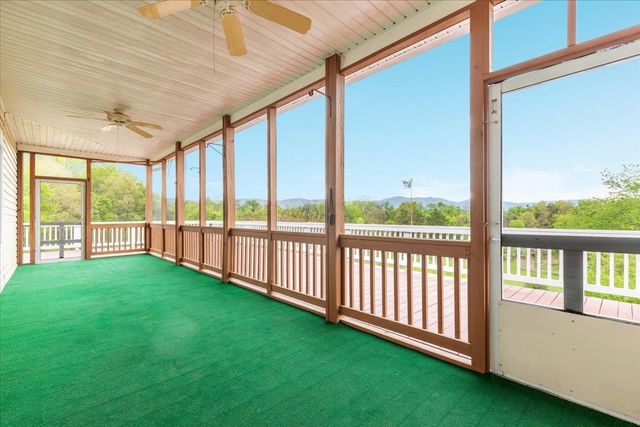1050 ALMOND DR, Luray, VA 22835