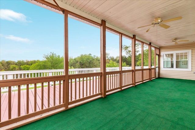 1050 ALMOND DR, Luray, VA 22835