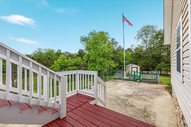 1050 ALMOND DR, Luray, VA 22835