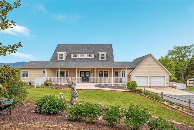 1050 ALMOND DR, Luray, VA 22835