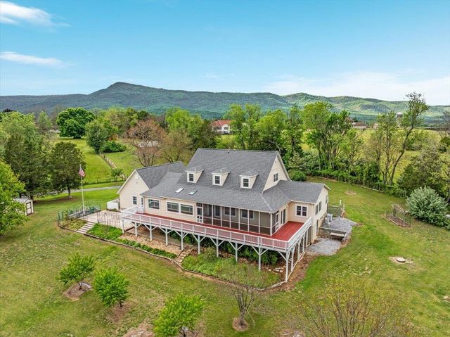 1050 ALMOND DR, Luray, VA 22835