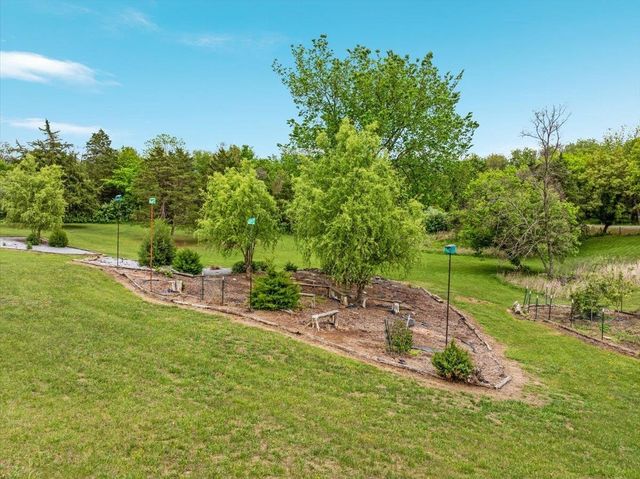1050 ALMOND DR, Luray, VA 22835