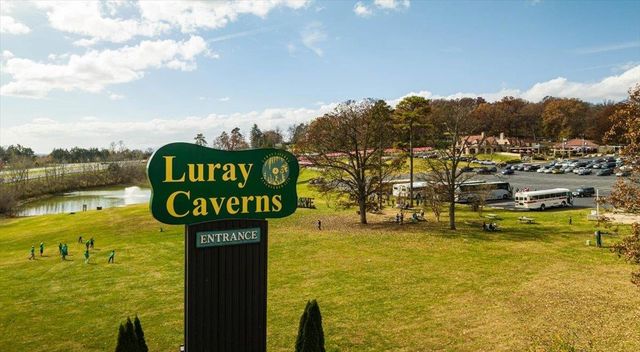 1050 ALMOND DR, Luray, VA 22835