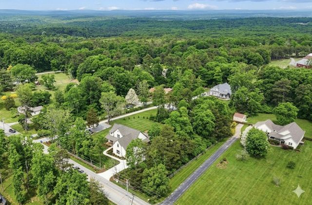 1395 Sawyer Cemetery Road, Signal Mountain, TN 37377