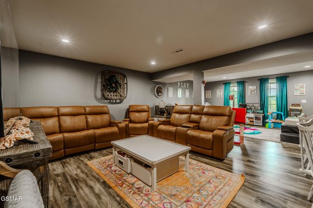 2713 Lucille Avenue, Kodak, TN 37764