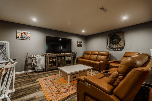 2713 Lucille Avenue, Kodak, TN 37764