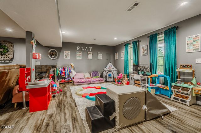 2713 Lucille Avenue, Kodak, TN 37764