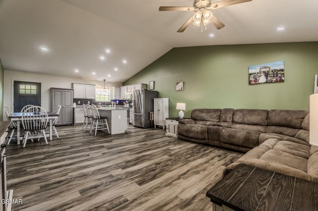 2713 Lucille Avenue, Kodak, TN 37764