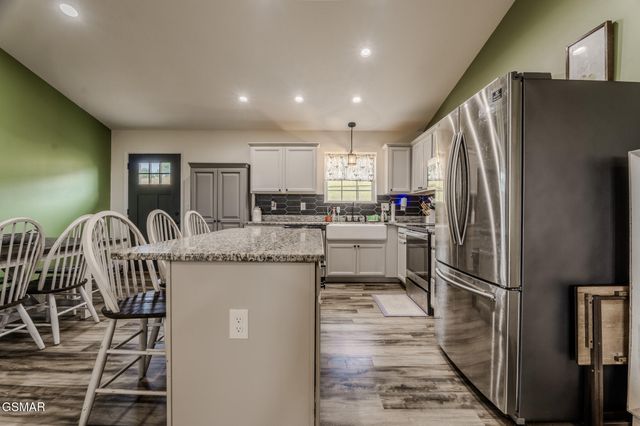 2713 Lucille Avenue, Kodak, TN 37764