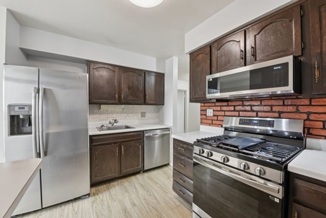 1880 Bonnie Lane 416, Hoffman Estates, IL 60169