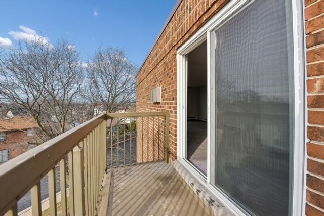 1880 Bonnie Lane 416, Hoffman Estates, IL 60169