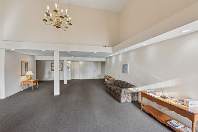 1880 Bonnie Lane 416, Hoffman Estates, IL 60169