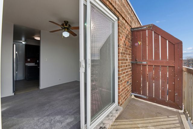 1880 Bonnie Lane 416, Hoffman Estates, IL 60169