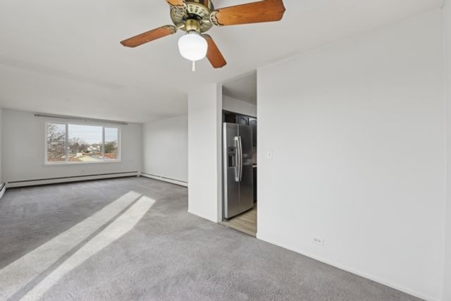 1880 Bonnie Lane 416, Hoffman Estates, IL 60169