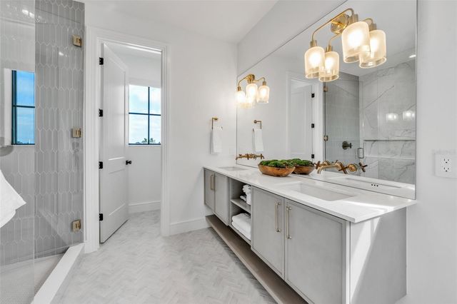 224 CHILSON AVENUE, Anna Maria, FL 34216