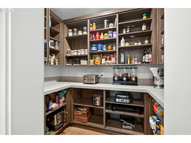 13575 Sw WHITWORTH Ct, Beaverton, OR 97005