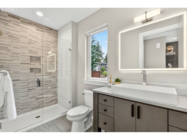 13575 Sw WHITWORTH Ct, Beaverton, OR 97005