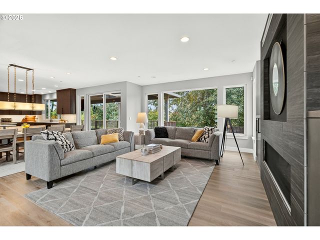 13575 Sw WHITWORTH Ct, Beaverton, OR 97005