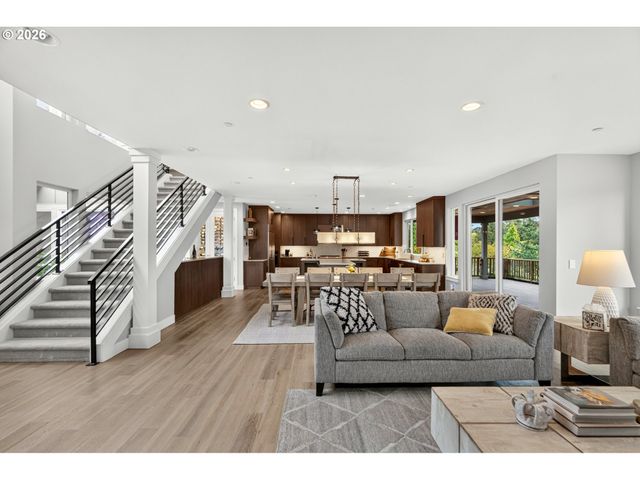13575 Sw WHITWORTH Ct, Beaverton, OR 97005