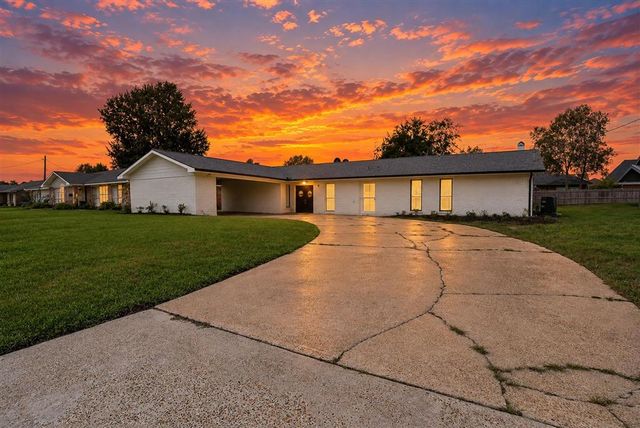 2316 Norben Drive, Lake Charles, LA 70601