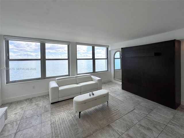 2899 Collins Ave 1433, Miami Beach, FL 33140
