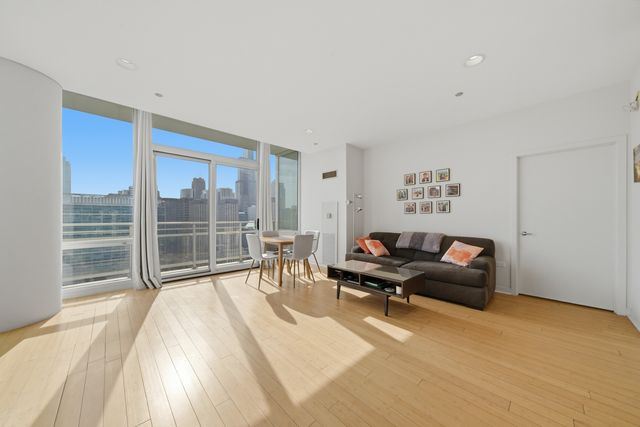 737 W Washington Boulevard 3406, Chicago, IL 60661
