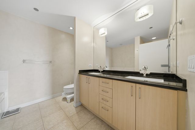 737 W Washington Boulevard 3406, Chicago, IL 60661