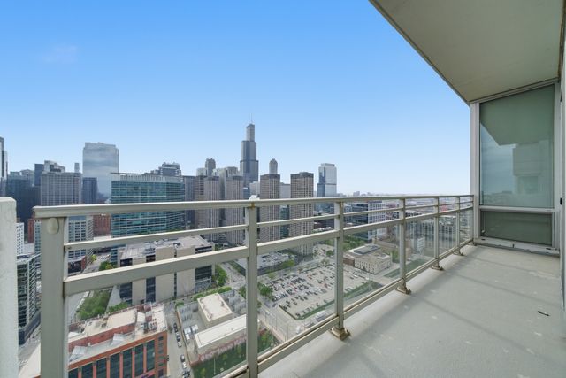 737 W Washington Boulevard 3406, Chicago, IL 60661