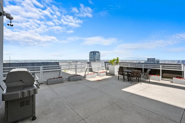 737 W Washington Boulevard 3406, Chicago, IL 60661