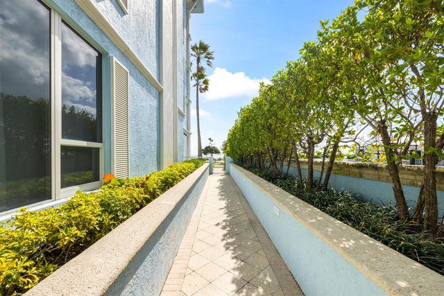 701 SE 21st Avenue 201, Deerfield Beach, FL 33441