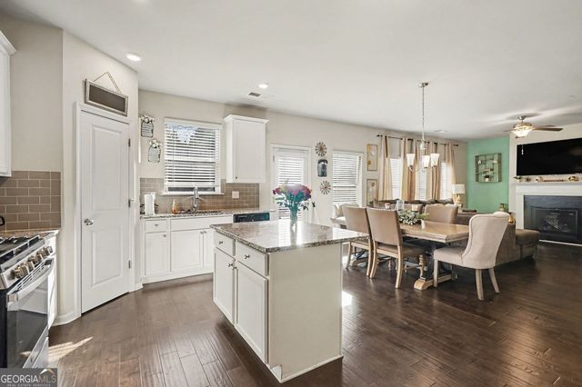 2254 Annes Lake Circle, Lithonia, GA 30058