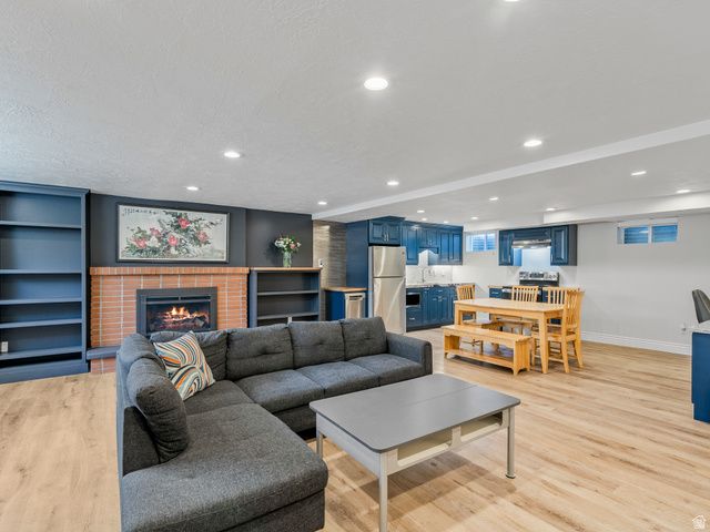 1081 E WESLEY RD, Murray, UT 84117