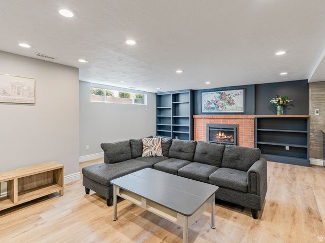 1081 E WESLEY RD, Murray, UT 84117