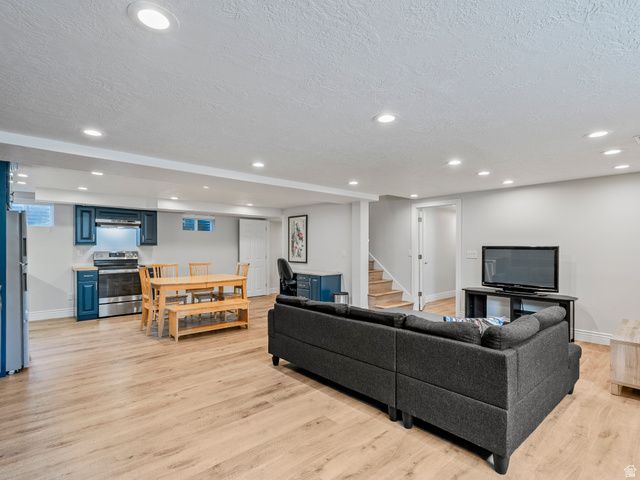 1081 E WESLEY RD, Murray, UT 84117