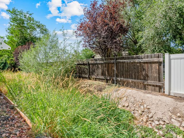 1081 E WESLEY RD, Murray, UT 84117
