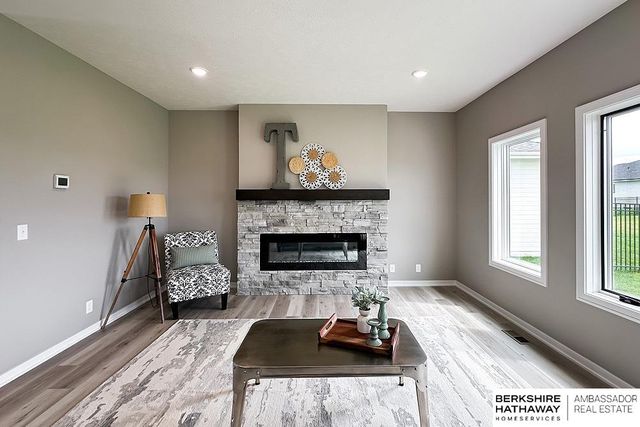 5501 Kestrel Parkway, Elkhorn, NE 68022