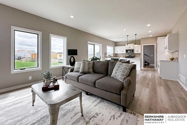 5501 Kestrel Parkway, Elkhorn, NE 68022