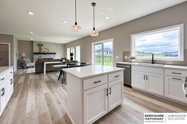 5501 Kestrel Parkway, Elkhorn, NE 68022