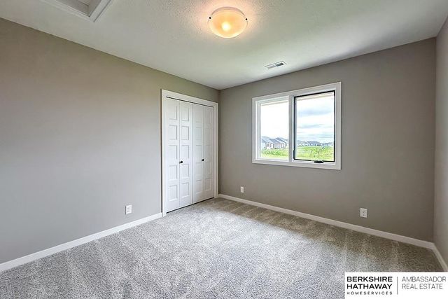 5501 Kestrel Parkway, Elkhorn, NE 68022