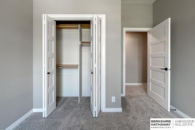 5501 Kestrel Parkway, Elkhorn, NE 68022