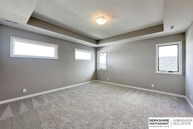 5501 Kestrel Parkway, Elkhorn, NE 68022