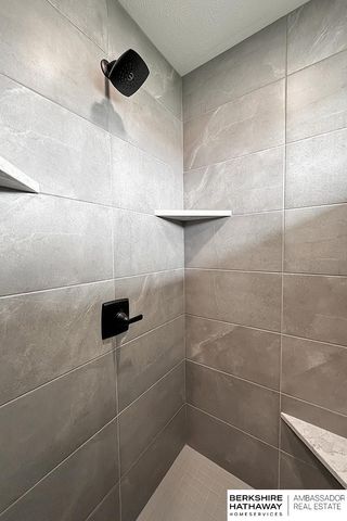 5501 Kestrel Parkway, Elkhorn, NE 68022