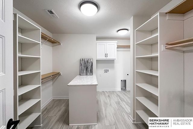 5501 Kestrel Parkway, Elkhorn, NE 68022