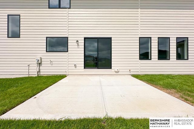 5501 Kestrel Parkway, Elkhorn, NE 68022