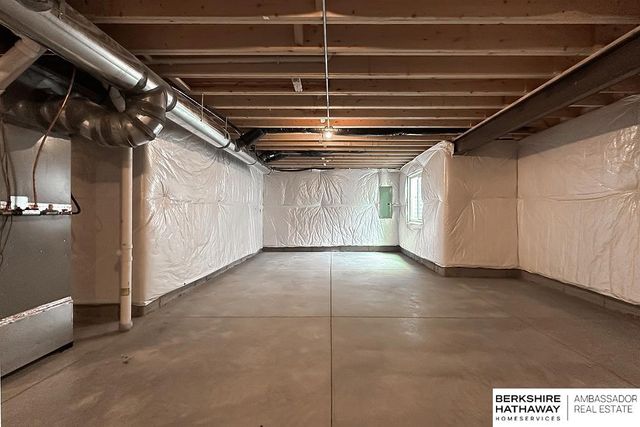 5501 Kestrel Parkway, Elkhorn, NE 68022