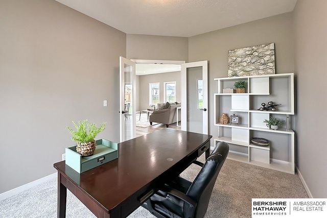 5501 Kestrel Parkway, Elkhorn, NE 68022