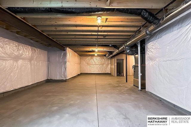 5501 Kestrel Parkway, Elkhorn, NE 68022