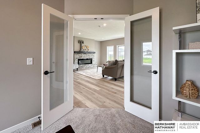 5501 Kestrel Parkway, Elkhorn, NE 68022