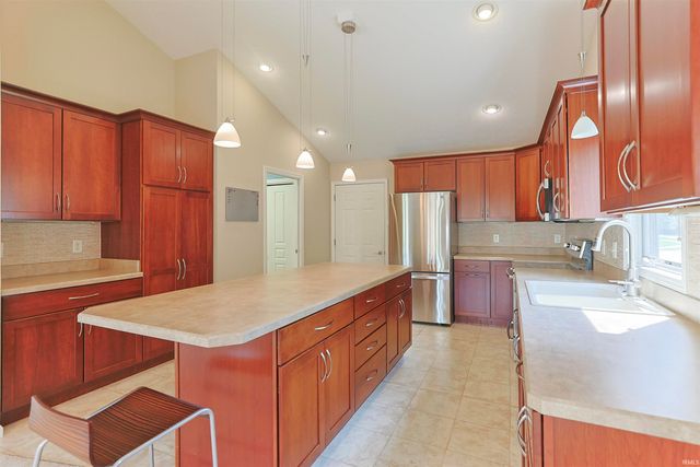 6629 Leeway Drive, South Bend, IN 46628