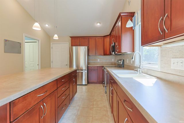 6629 Leeway Drive, South Bend, IN 46628